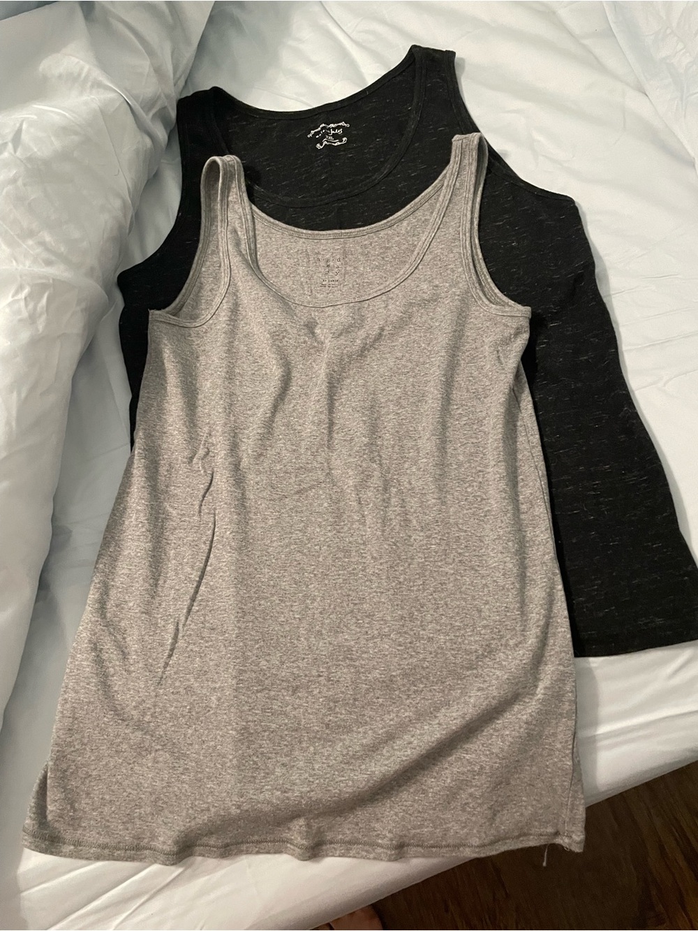 Set of 4 Tank Tops A New Day & Maison Jules- Like New - Picture 3 of 4